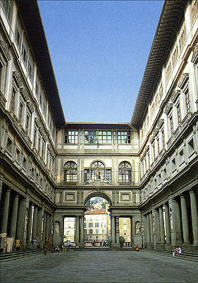 Cartolina. Firenze - Galleria degli Uffizi. Esterno del Museo da Piazza della Signoria