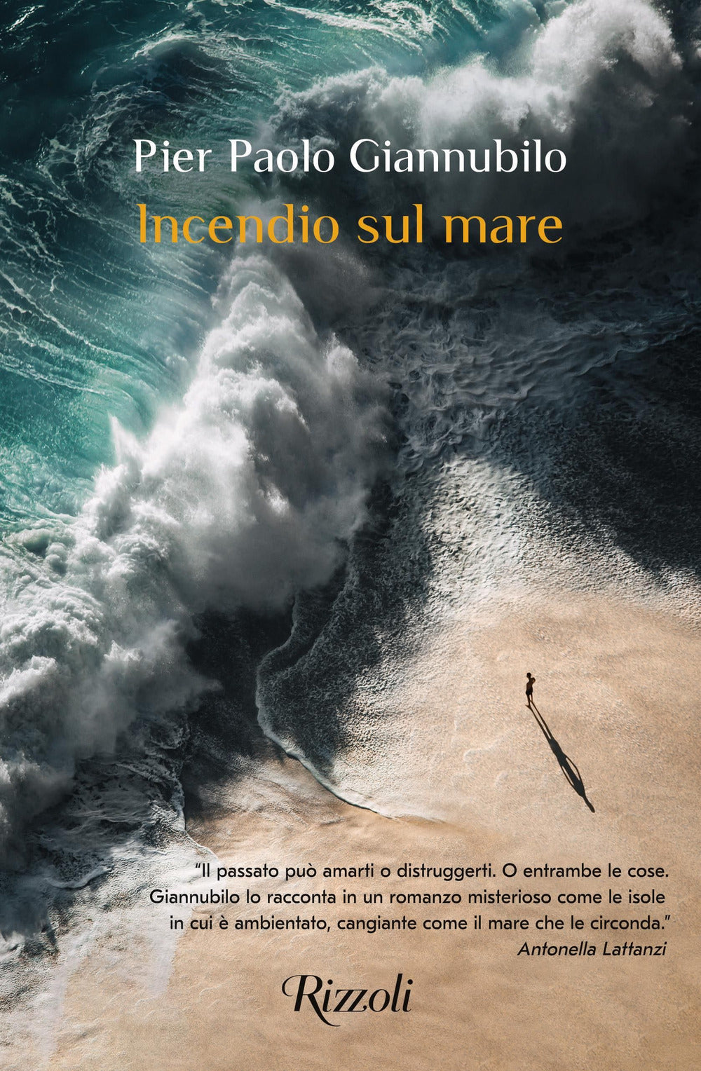 Incendio sul mare.