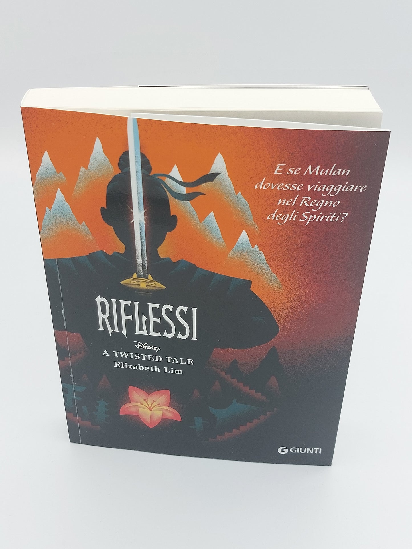 Riflessi - Disney A twisted tale. E se Mulan dovesse viaggiare nel Regno degli Spiriti?