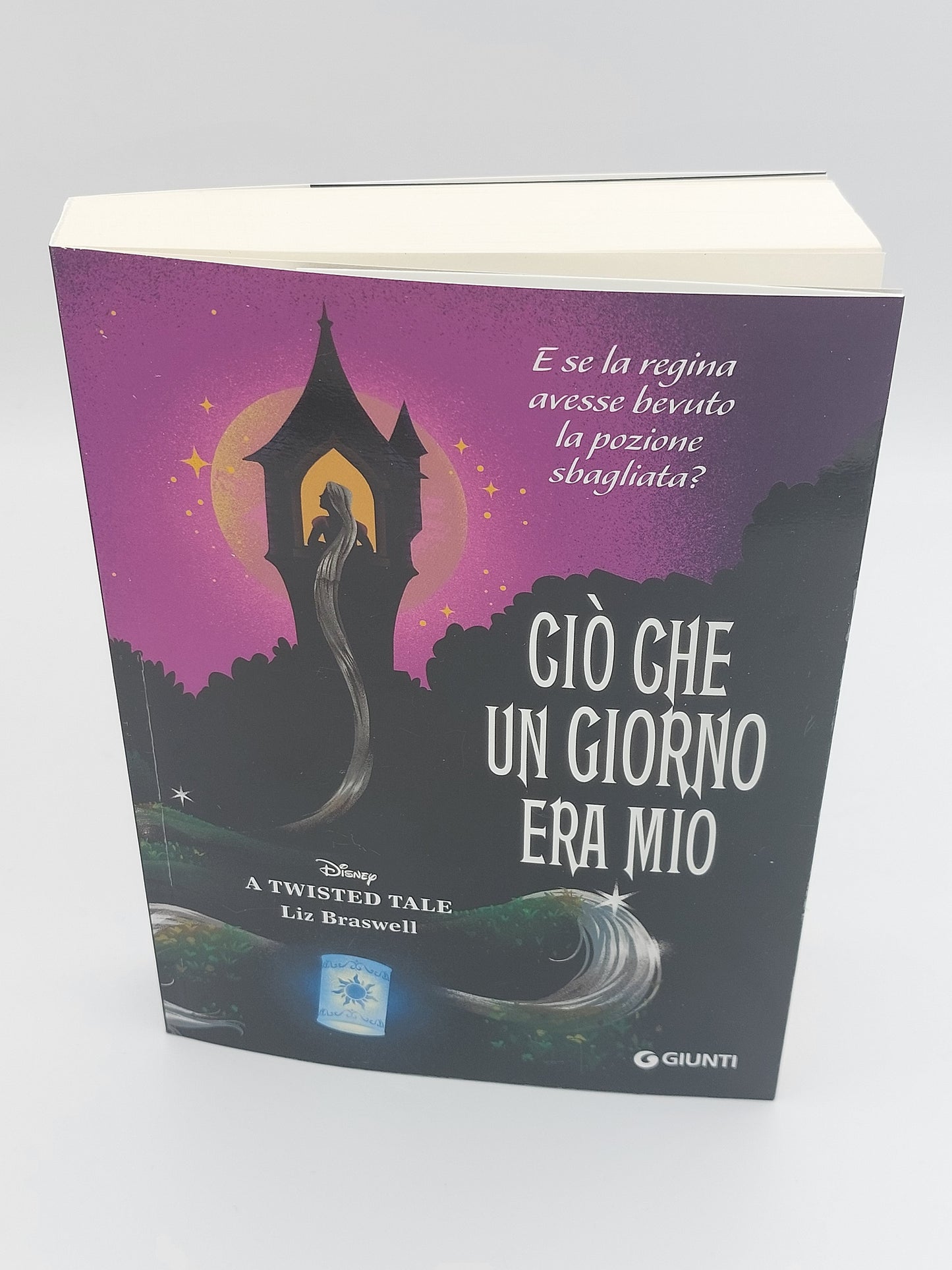 Ciò che un giorno era mio - Disney A twisted tale. E se la regina avesse bevuto la pozione sbagliata?