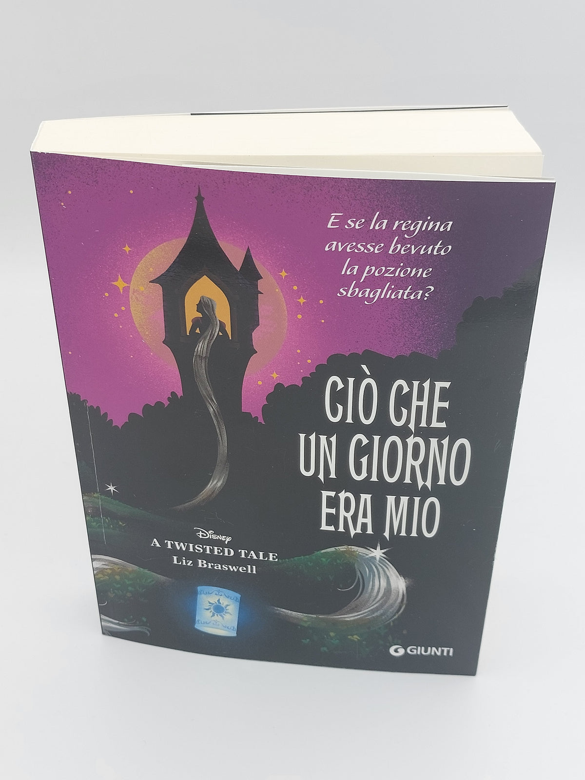 Ciò che un giorno era mio - Disney A twisted tale. E se la regina avesse bevuto la pozione sbagliata?