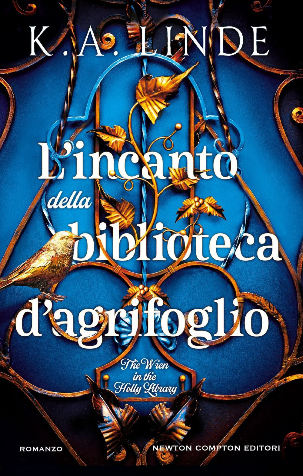 L'incanto della biblioteca d'agrifoglio