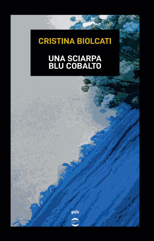 Una sciarpa blu cobalto