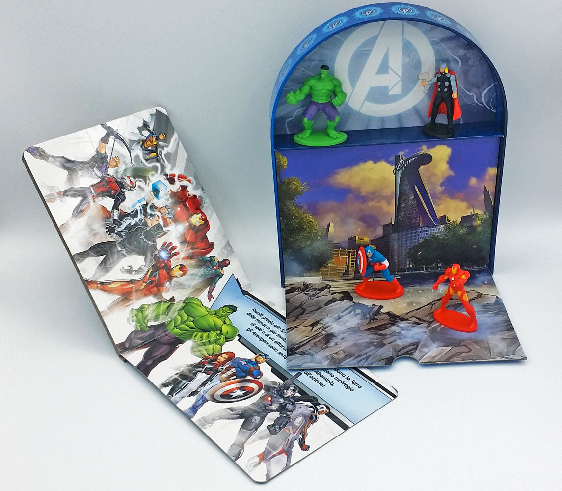 LibroGiocaKit - Avengers. Con 4 personaggi 3D e 1 scenario per giocare!