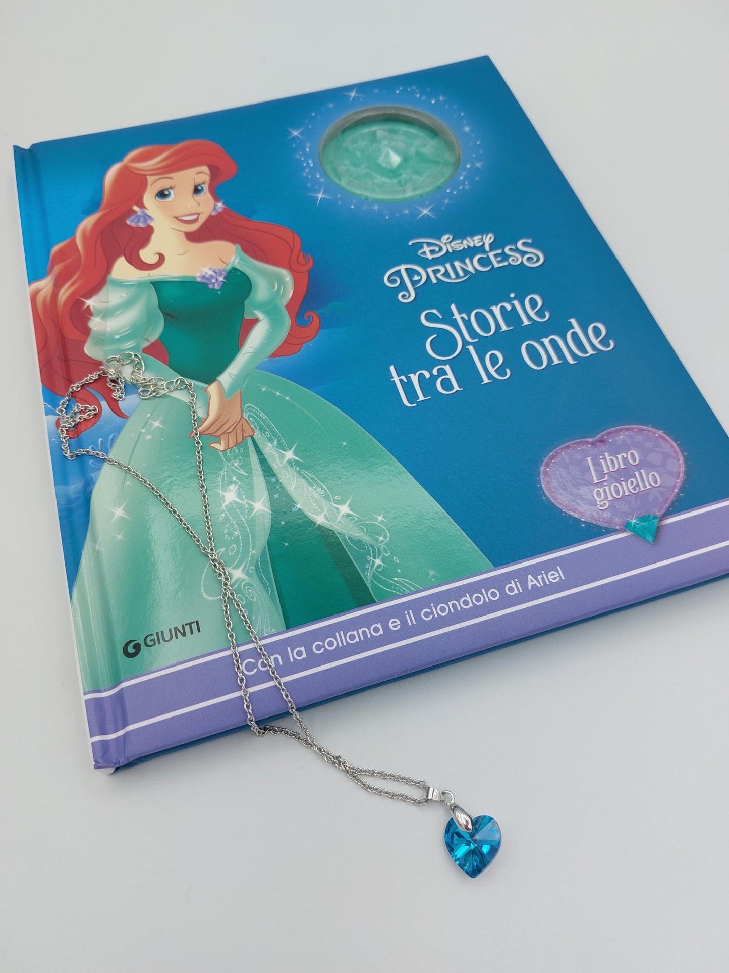 Disney Princess Storie tra le onde. Libro Gioiello